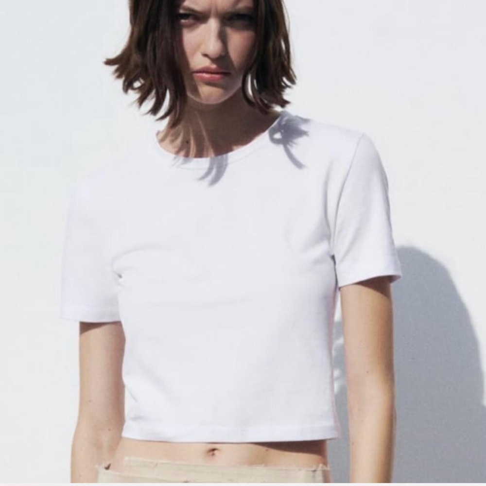 Zara Short Sleeve Crop T-Shirt in White Women’s Size L